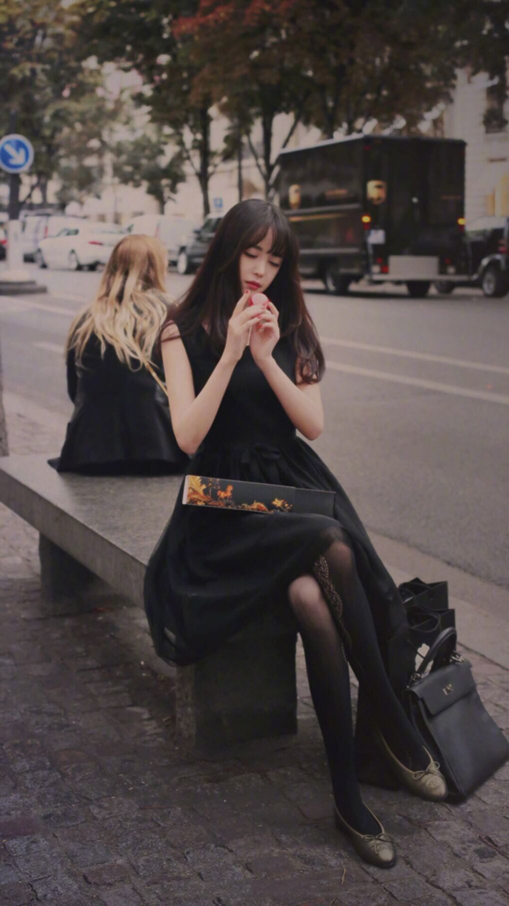 西班牙骑手路易斯·佩德罗·比拉本在美国奥卡拉大奖赛中夺冠,展现出色骑术。