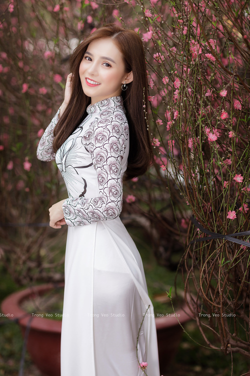 德甲联赛中场创造力提升途径,德甲新球场