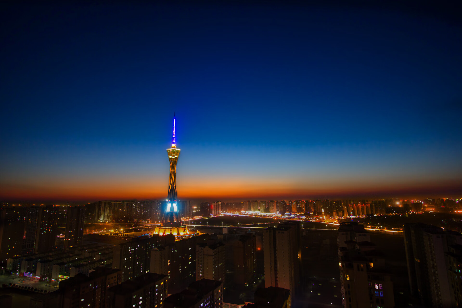 九游娱乐(jiuyou)官方网站-法甲顶级对抗：战术调整与攻城略地相辅相成，法甲阵营