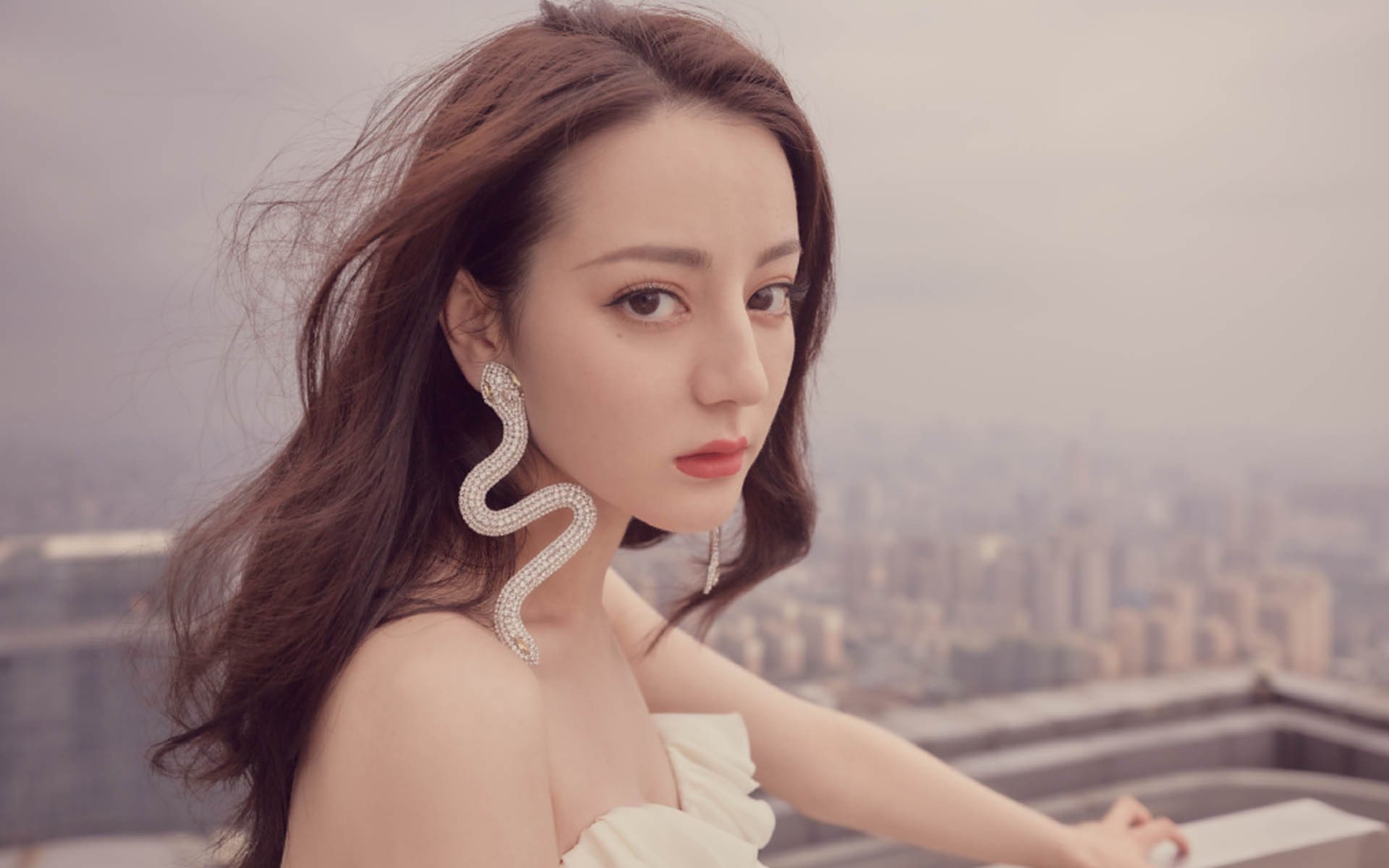 跳水高台项目比利时完成高难动作,跳水比赛最高的跳台